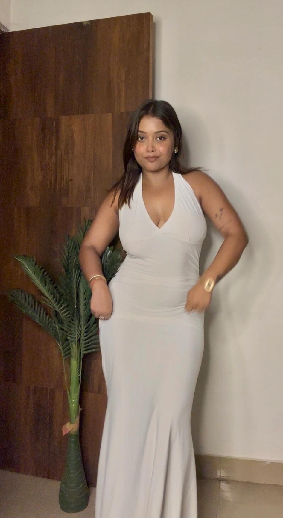 Bipasha selected background